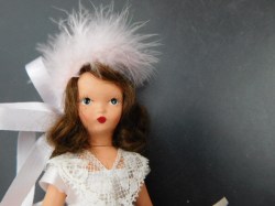 na 90 bisque pink feather face